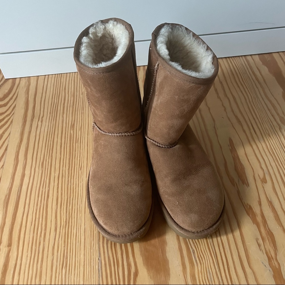Uggs - Picture 3 of 6